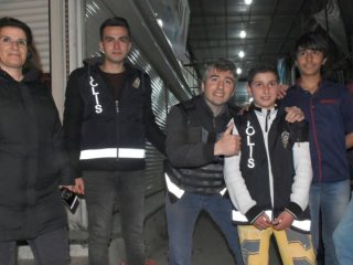 Surlu çocuklardan hainlere tokat gibi cevap