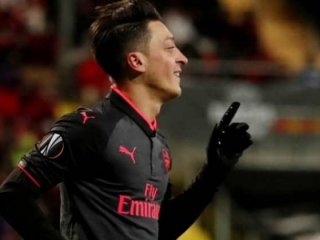 Arsenal Östersunds'un havasını indirdi