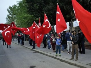 Türkler nöbet tuttu, teröristler yaklaşamadı