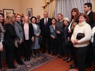 Çavuşoğlu, Amman’da Türk vatandaşlarıyla buluştu