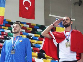Kanseri yenip şampiyon Afrin'e selam çaktı