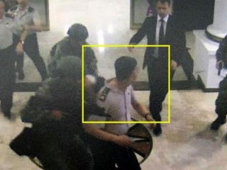 "Onun hain bakışlarını asla unutamıyorum"