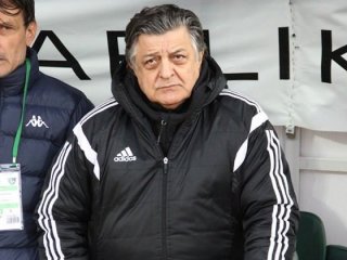 Yılmaz Vural 3. maçında da gülemedi