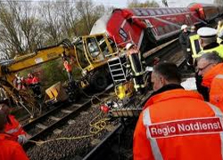 Almanya'da tren kazası: 3 ölü, 13 yaralı