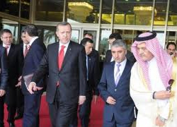 Erdoğan, Suudi Arabistan'da cuma namazını kıldı