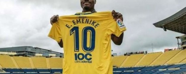 Emenike bu kez de İspanya'da olay oldu!
