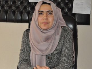 'Kameralar önünde zorla baş örtüsü açtırdılar'