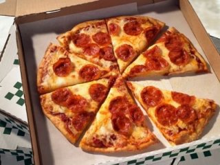 Pizza devinden şok karar! 94 şube birden kapatıyor