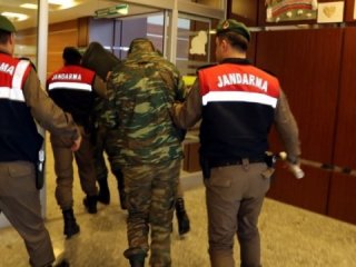 Askerlerin tutuklanması Yunanistan'ı sarstı!