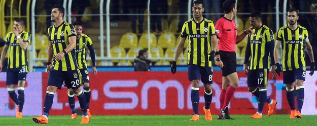 Fenerbahçe'ye zirve yolunda ağır darbe!