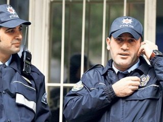 İzmir polisi artık cebine kulaklık takacak