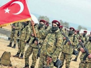 Kürt Şahinleri Tugayı Türk bayrağıyla görevde
