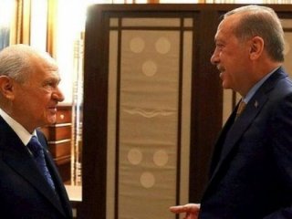 Erdoğan, Bahçeli'ye masasındaki anketi gösterdi!