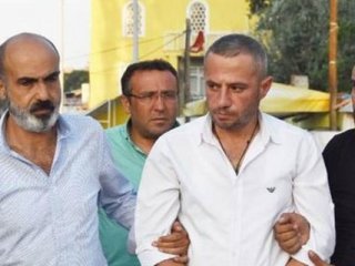 Sonunda bunu da gördük! İşlediği cinayetin haberini televizyondan izletti