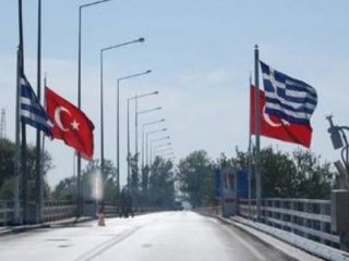 Gerilim tırmanıyor! Yunan komutan sınırda geceledi