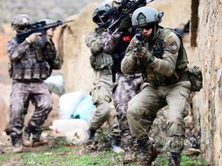 Zırhlı birlikler yerleştirildi! Mehmetçik Afrin tepelerinde