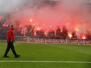 Galatasaray taraftarı stadyuma akın etti!
