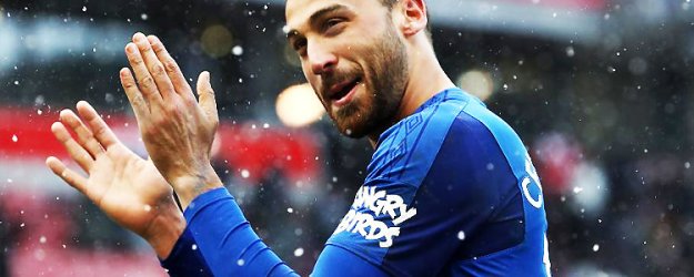 Cenk Tosun İngiltere'de manşetlerde!