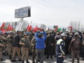 Şeker işçileri Bakan Fakıbaba’nın yolunu kesti