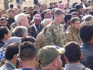 ABD'li komutan PKK'lı cenazesinde!