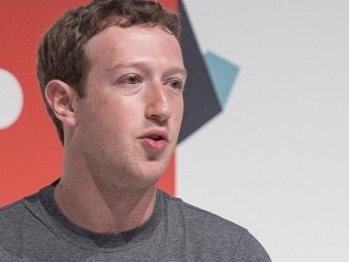 Zuckerberg, İngiltere'de ifadeye çağrıldı