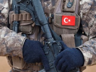 Afrin'de yaralanan asker şehit oldu
