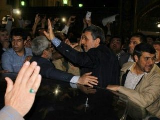 Kritik gelişme! Ahmedinejad sokağa indi