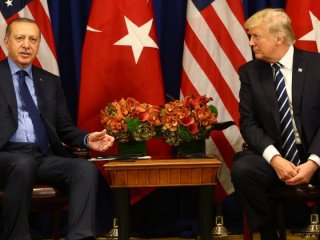 ‘Çekiliyoruz’ açıklamasından sonra Erdoğan ile Trump görüştü