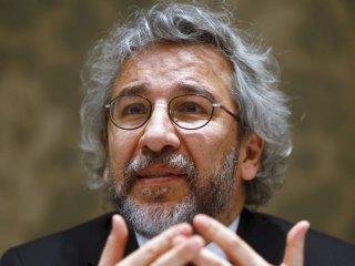 Can Dündar hakkında kırmızı bülten kararı!