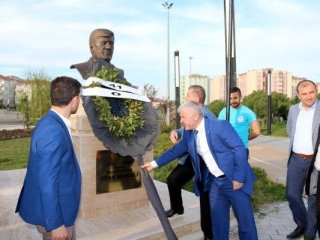 Tekirdağ'da CHP'li başkan parka kendi büstünü yaptırdı