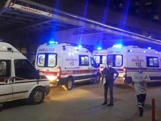 Hakkari'de askeri araç devrildi: 17 yaralı