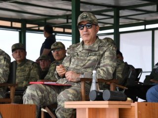 Akar'dan sürpriz ziyaret