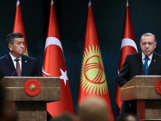 Kırgız Cumhurbaşkanı'ndan tuhaf FETÖ tavrı