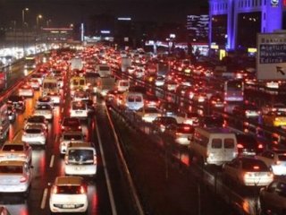Tehlikeli araba kullanan 3 yıl hapis yatacak