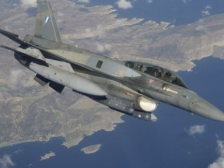 Ege'de Yunan savaş jeti düştü