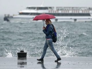 Meteoroloji saat verdi! İstanbul'da sağanak yağış