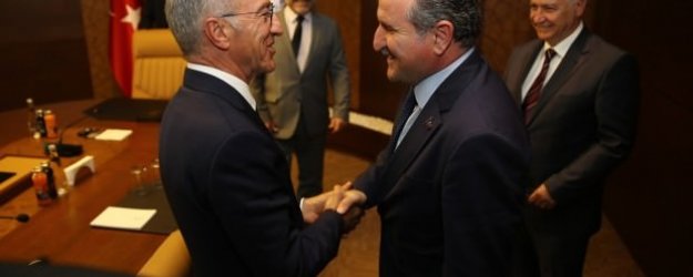 Trabzonspor'dan Bakan Bak'a ziyaret