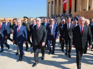 Anıtkabir'de düzenlenen törene bir tek onlar katılmadı