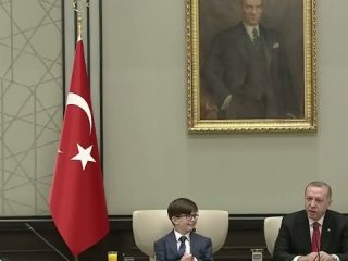 Cumhurbaşkanı Erdoğan koltuğunu devretti!