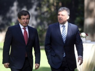 Abdullah Gül ve Davutoğlu görüştü