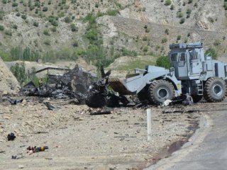 Mühimmat taşıyan TIR'da patlama!