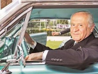 Bahçeli'nin mutlu günü! 11. otomobili aldı