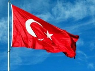 Türk askeri müdahale etti! Küstah Fransız, ve İngiliz bayrağımızı indirmeye çalıştı!