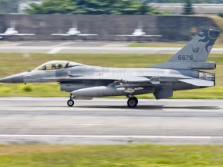 Askeri tatbikatta F-16 kayboldu