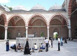 Selimiye için insan zinciri oluşturuldu