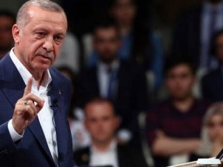 İzmir'de Erdoğan'a küfür edenler gözaltına alındı