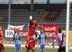 Kendi kalesine bilerek gol attı