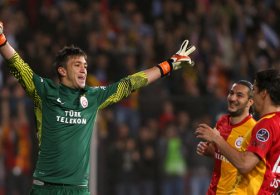 Muslera GS tarihine geçti!