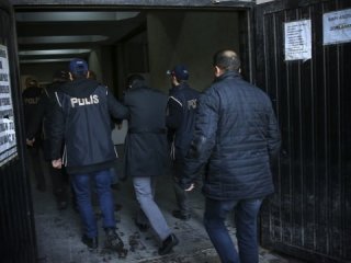 İzmir'de terör operasyonu! Gözaltılar var