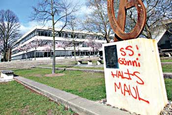 Karalama kampanyası devam ediyor